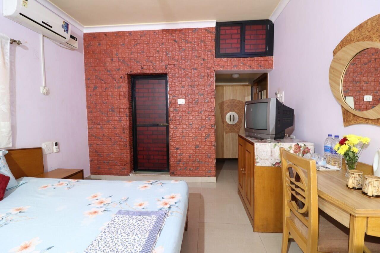 Mama Mids Home Morjim Exterior photo