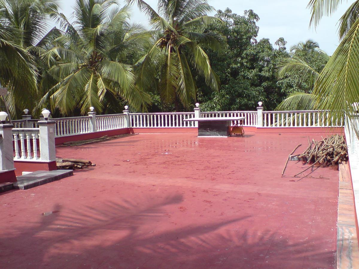 Mama Mids Home Morjim Exterior photo