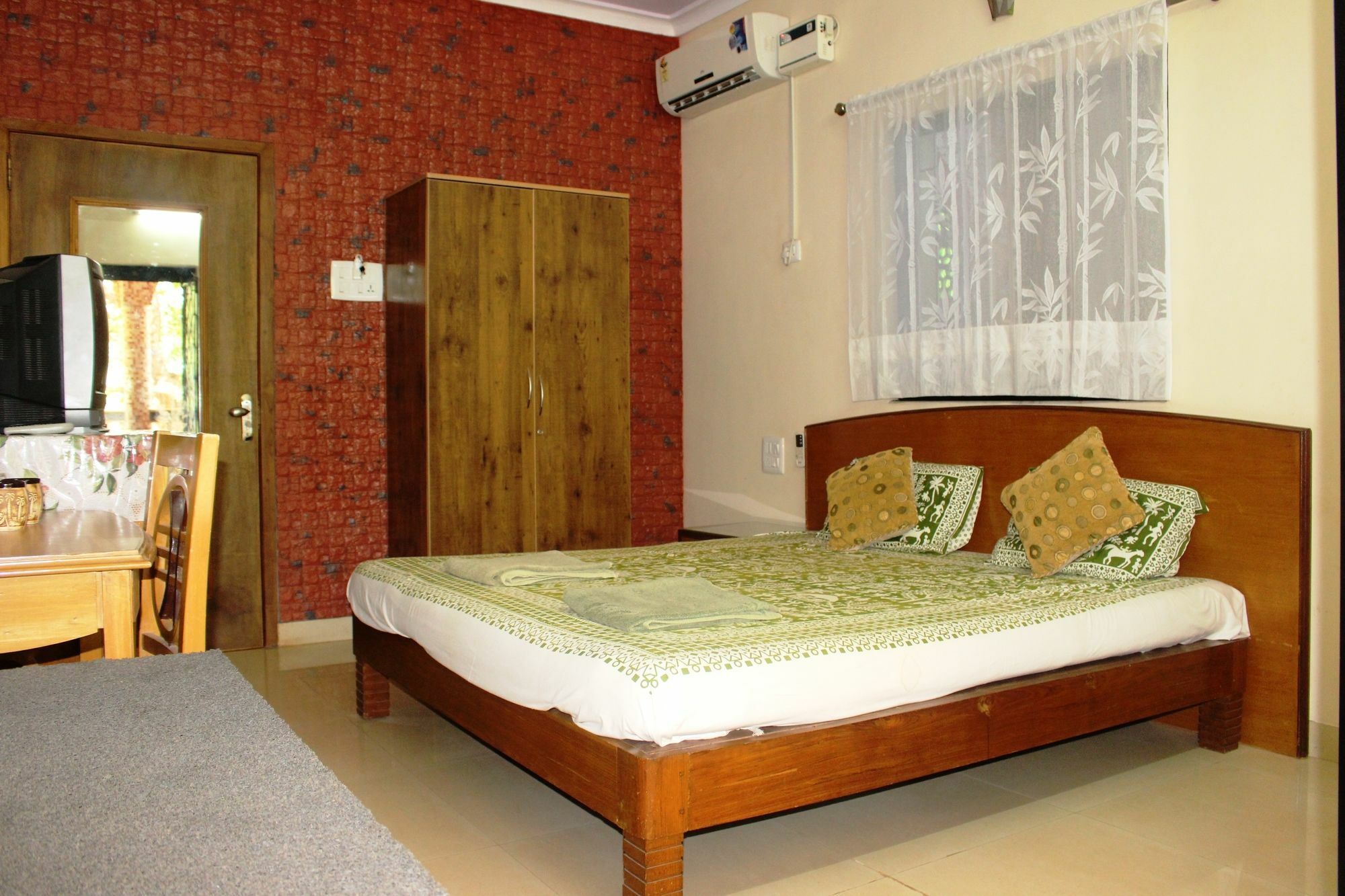 Mama Mids Home Morjim Exterior photo